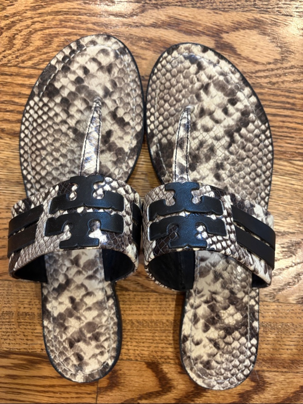 Tory Burch Snake-Print Leather Thong Sandals - Black & Neutral